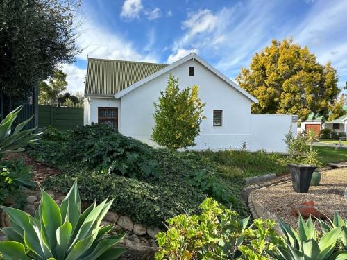 Worcester Apartment | Rose Garden, a Self-catering cottage