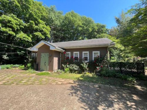 Kashiwa House | Rose Garden Esta