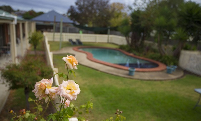 Belmont Hotel | Rose Garden Motel