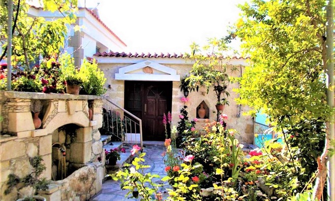 Peristerona House | Rose Garden Villa Peristerona