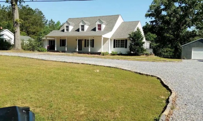 Yale House | Rose Lee's Place