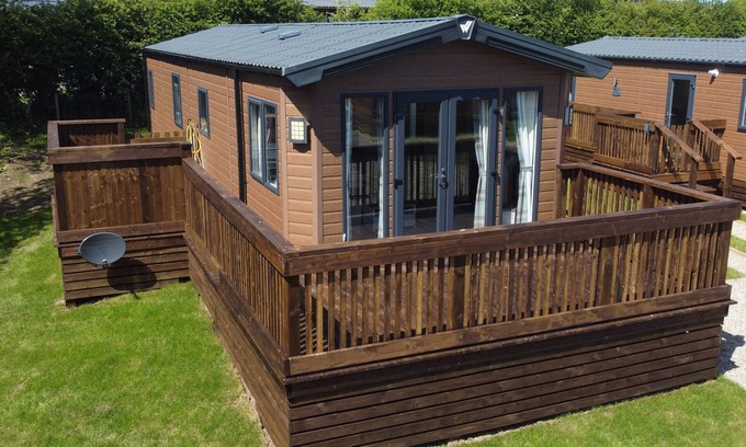 Runswick Bay Cottage | ROSE LODGE, pet friendly, country holiday cottage in Staithes