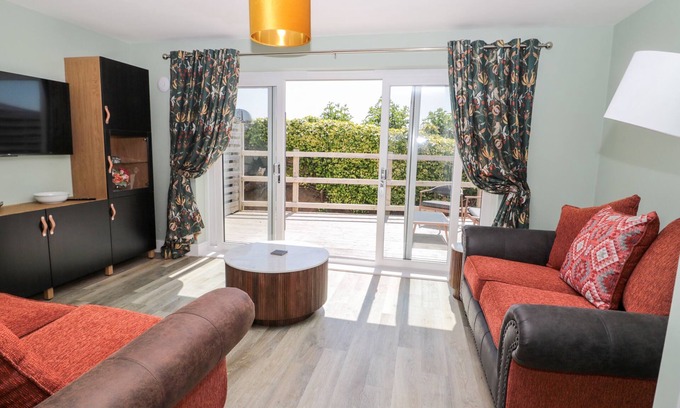 Newton by the Sea Cottage | ROSE LODGE, pet friendly, character holiday cottage in Embleton