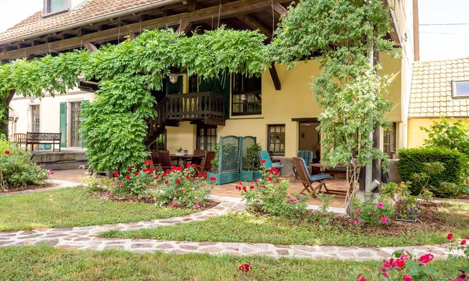 Hessenheim Apartment | Rose - piscine partagée - proche Europa Park