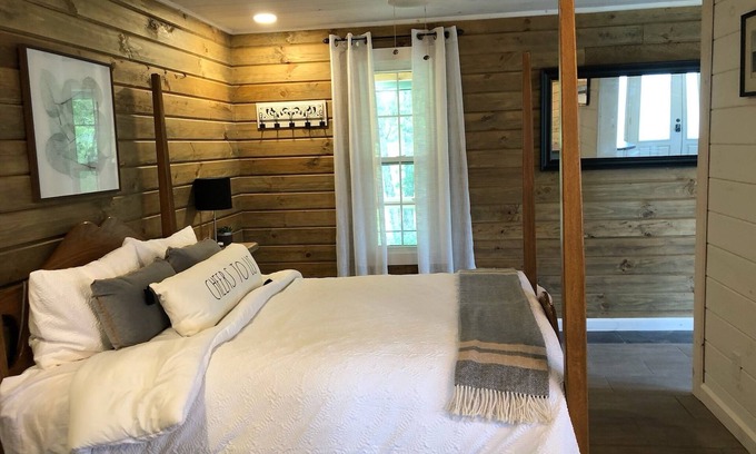 Weston Cabin | Rose’ Retreat