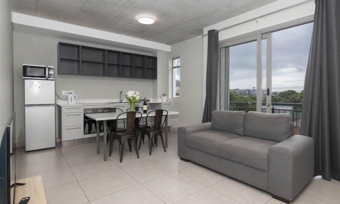 Rosebank Apartment | Rosebank Metropole 2 Bedroom Urban Retreat