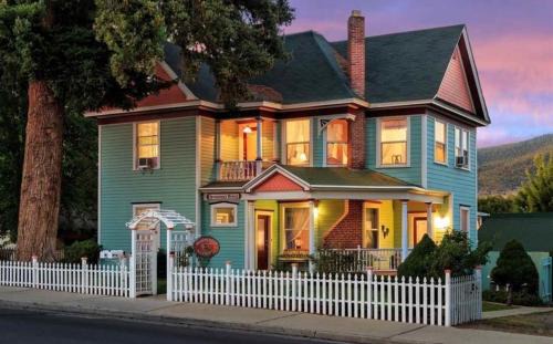 Susanville Bed & Breakfast | Roseberry House Bed and Breakfast