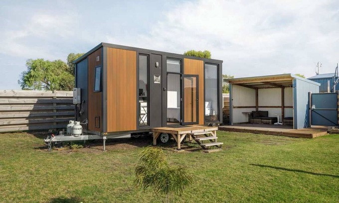 Rosebrook House | Rosebrook Riverviews by Tiny Away
