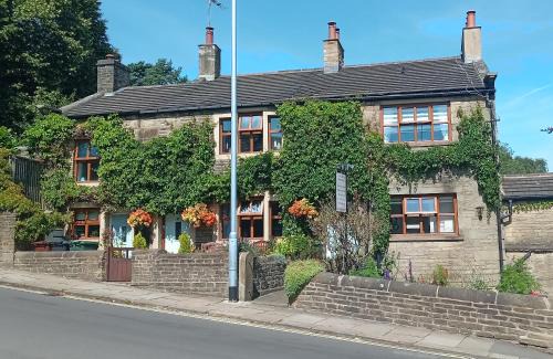 Haworth House | Rosebud Cottage Guest House