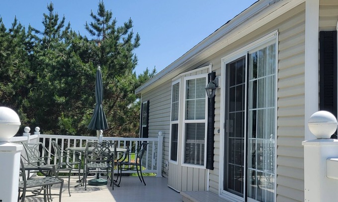 Alanson House | Rosebud Cottage perfectly located in Northern Michigan.