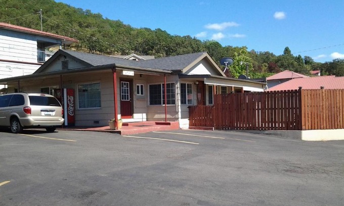 Roseburg Hotel | Roseburg Inn