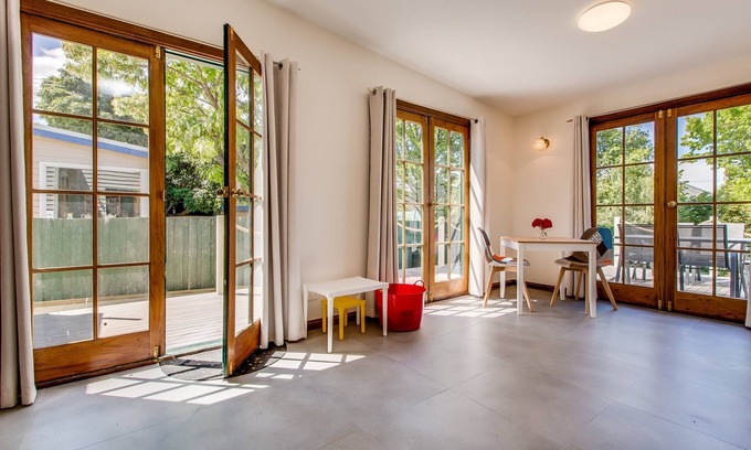 North Hobart House | Rosehaven Cottage