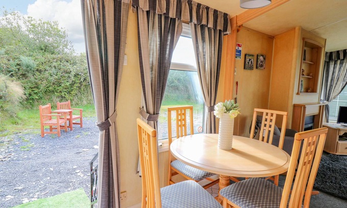 Llanfyrnach Cottage | Rosehaven