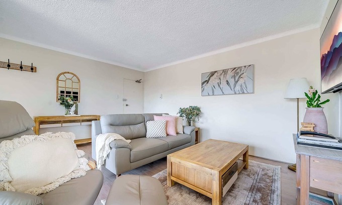 Harris Park Apartment | Rosehill Retreat Near Parramatta with Parking