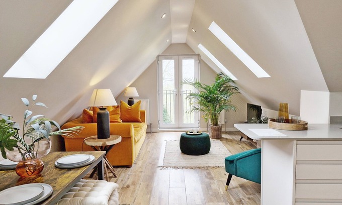 Arundel Apartment | Roseland Penthouse - Arundel - a flat that sleeps 3 guests in 2 bedrooms