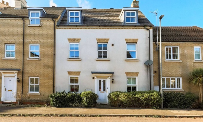 Huntingdon House | Rosemary Retreat: beautiful home with parking