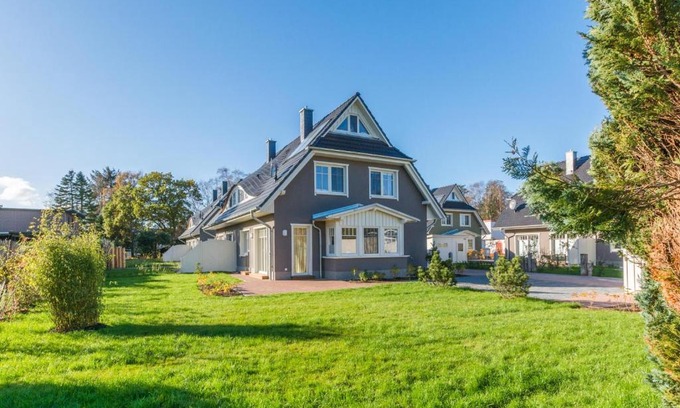 Zingst House | Rosenbergsiedlung Duenenrose