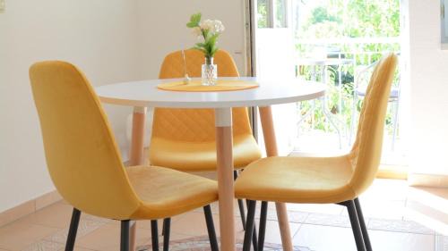 Halberstadt Apartment | Rosenwinkel Appartement im OG