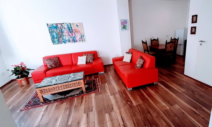 Zweibruecken Apartment | Roses and steeds