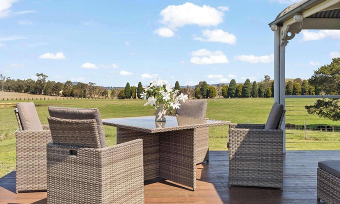 Meadow Flat House | Rosevilla Retreat - Beautiful Farm Getaway