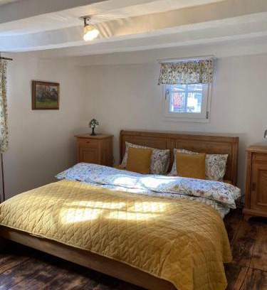 Kommern House | Rosige Zeiten, Ferien im Fachwerkhof