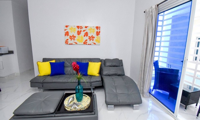 El Pueblito Apartment | Rosil Place, Apt #4 with Balcony by the Beach