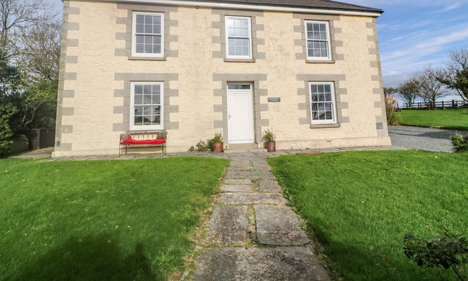 Helford Passage Cottage | ROSKORWELL MANOR, pet friendly, country holiday cottage in St Keverne