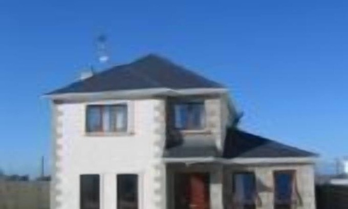 Rosslare House | Rosslare Strand Holiday Home Sleeps 8