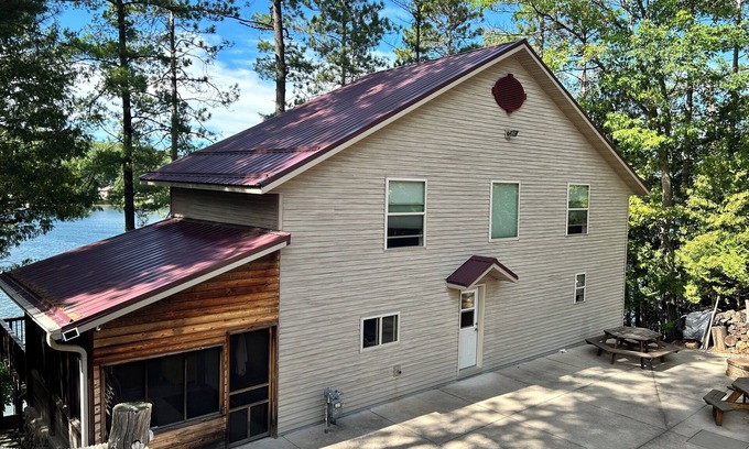 Abrams House | Rost Lake House Retreat-Enjoy all the fun the area has to offer
