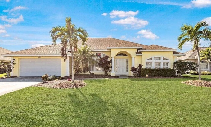 Broadmoor House | ROTONDA GEM Spacious 4-bedroom house with AC, WiFi in lovely Rotonda West