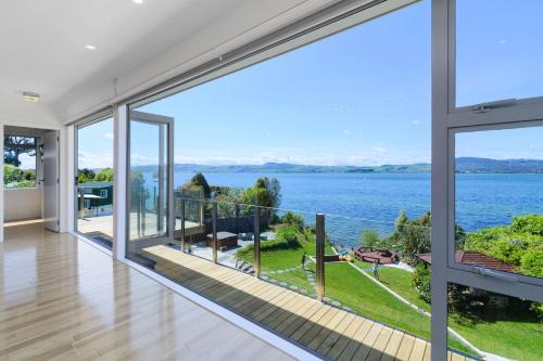 Kawaha Point House | Rotorua Luxury lakeside Resort
