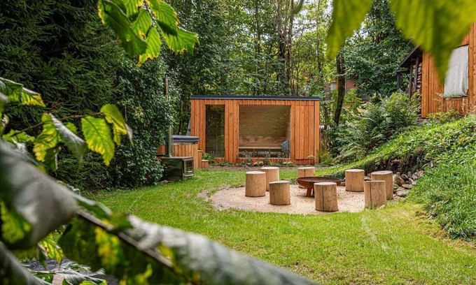 Mlade Buky Ski Chalet | Roubenka under the trees with wellness in the Giant Mountains. Renovated historic.