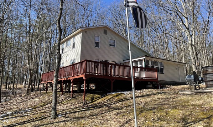 Weikert Cabin | Rough Cut Lodge - The Doghouse (Union County, PA)