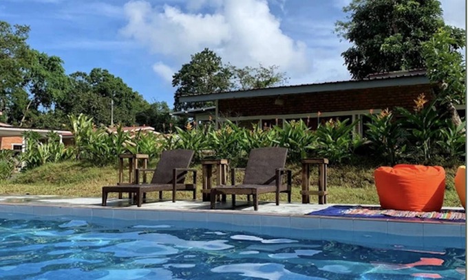 Chenarong Dalam Villa | Rouhi Retreats By Doulos