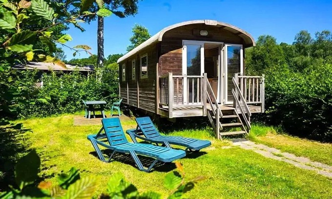 Sille-le-Guillaume Cabin | Roulotte - 2 Bedrooms 4 people