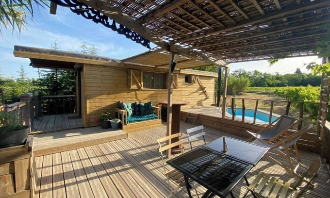 Roquemaure House | Roulotte du Moulin Saint Valentin