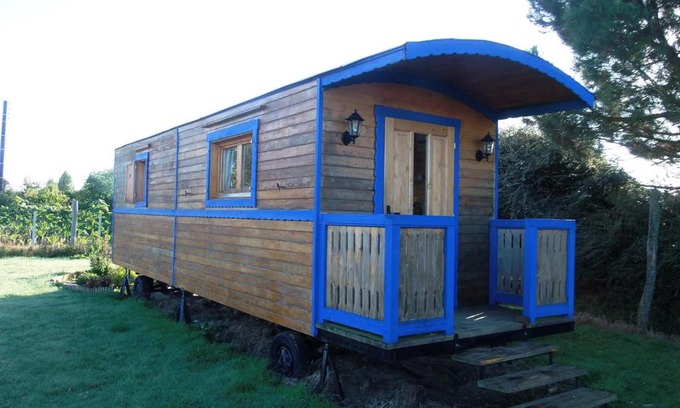 Couvains Cabin | Roulotte