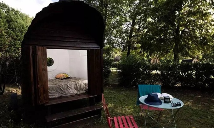 Bagneaux-sur-Loing Cabin | Roulotte Mozart 1 room 2 persons Without sanitary facilities