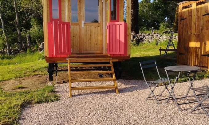 Saint-Saturnin House | Roulotte Romantique Pour 2 Personnes Dans le Parc Naturel des Volcans, au Calme