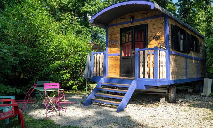 Bar-sur-Aube Cabin | Roulottes Gîte for Groups
