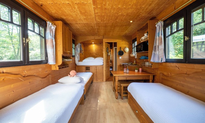 Chamberet Cabin | Roulottes Gîte for Groups