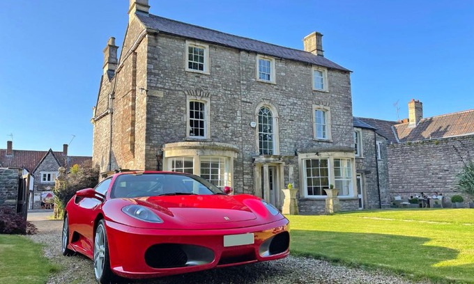 Chipping Sodbury House | Rounceval House