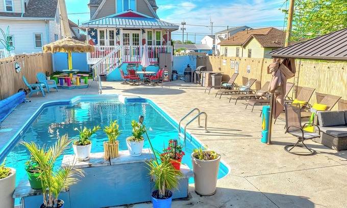 Sandusky House | ROUND HOUSE SANDUSKY. Heated inground pool, your own oasis!