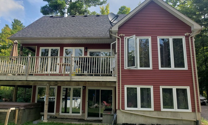 Havelock-Belmont-Methuen Cottage | Round Lake Cottage Pool Hot Tub