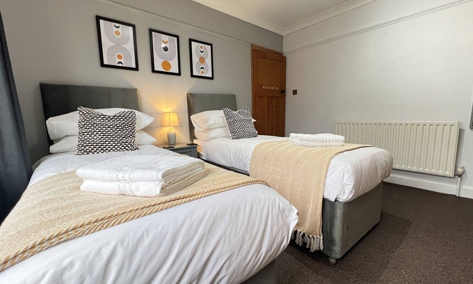 Roundhay House | Roundhay Park House - Drive and gardens front and back