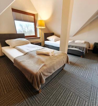 Zgierz Hotel | Route One - Restauracja & Pokoje Hotelowe