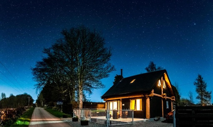 Marykirk House | Rowanlea Lodge With Hot Tub