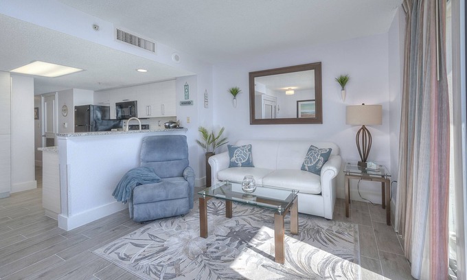 Myrtle Beach Condo | ROXANNE TOWERS 605 - One Bedroom Apartment, Sleeps 4