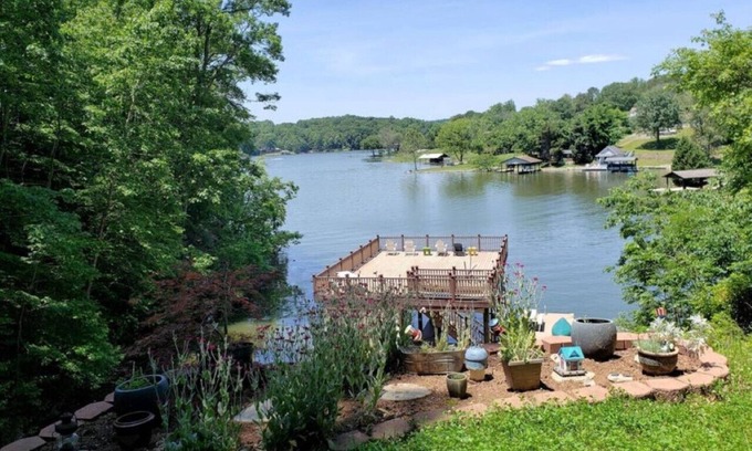 Goodview House | Roxy Park - Pet-Friendly/Water Toys/Game Room