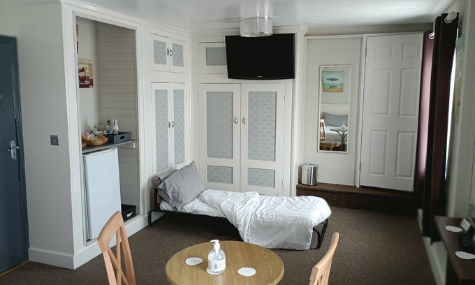 Walton on the Naze Hotel | Royal Albion Walton